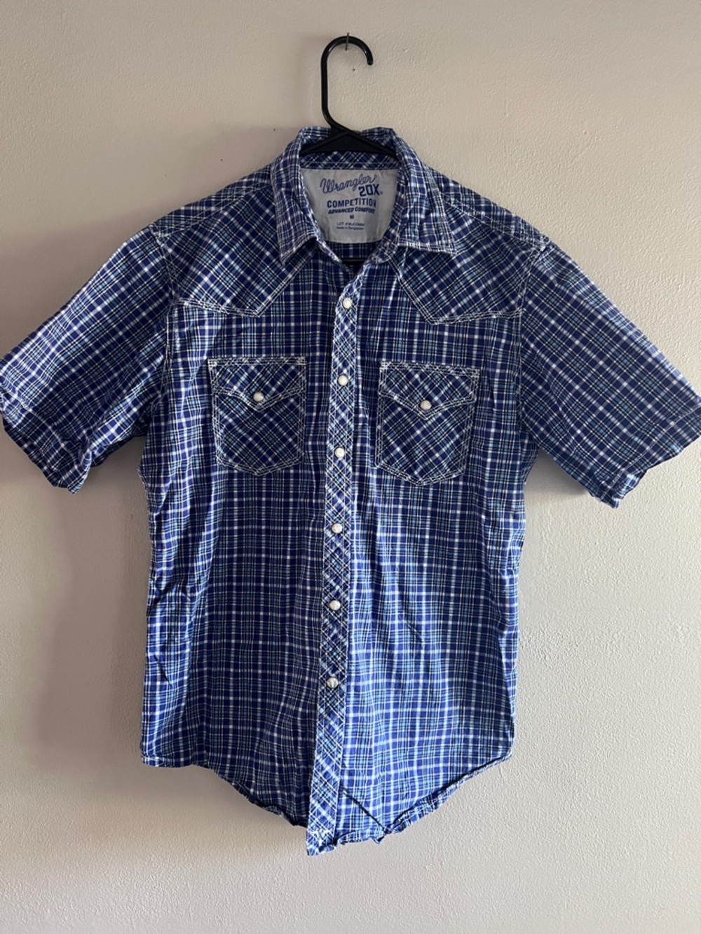 Wrangler 20X men’s snap shirt size medium
